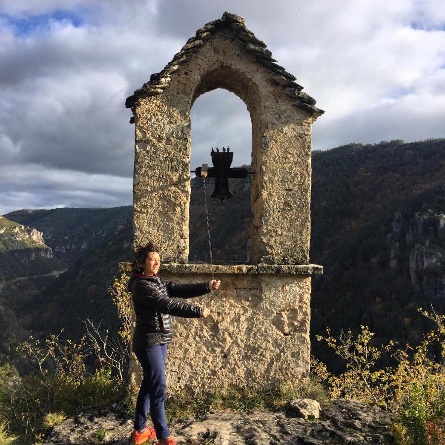 Gite La Cerise Qui Rit La Cresse Exterior foto